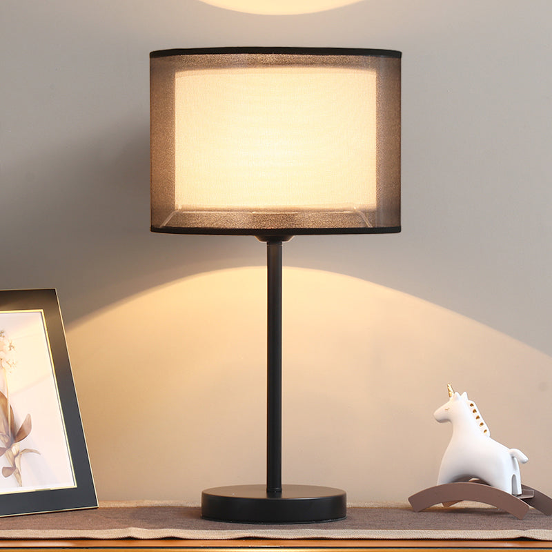 Iluminación de mesa de sombra de tambor tela minimalista de la sala de estar de una sola bombilla Nightsand Light