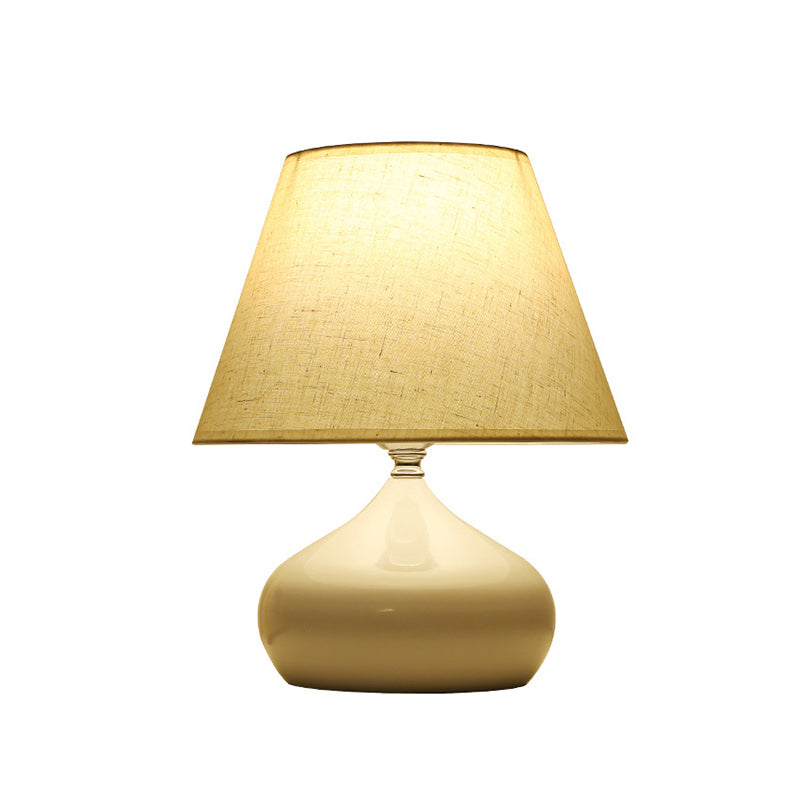 Lampada da tavolo da soggiorno a tamburo affusolato in tessuto, illuminazione da comodino in stile moderno