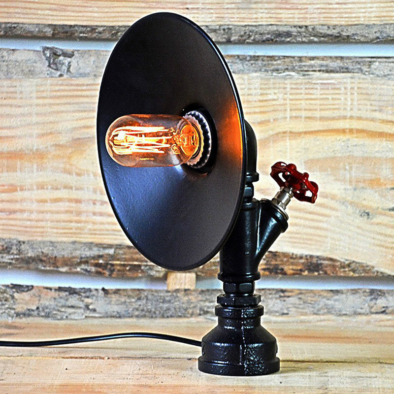Industrial Flared Shade Night Lampe 1-Bulb-Eisentischlicht in Schwarz mit dekorativem rotem Ventil