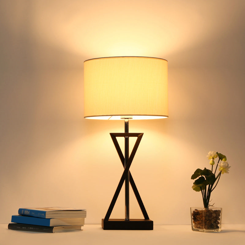 Lámpara de mesa moderna de reloj de arena tela de noche de noche iluminación con tela de batería en blanco