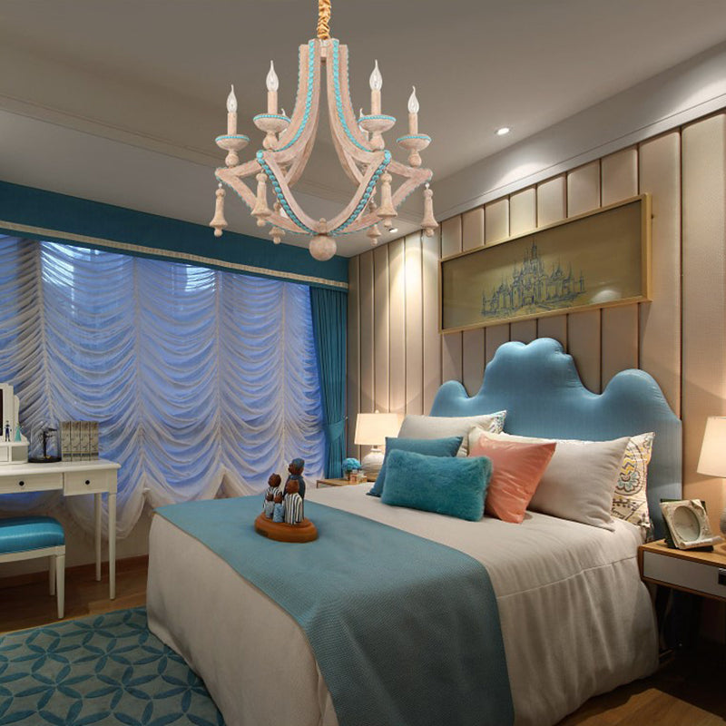 Beige Kerzendeckende Decke Kronleuchter traditionelles Holz 6 Köpfe hängende Leuchte mit grünem Kiefernstein