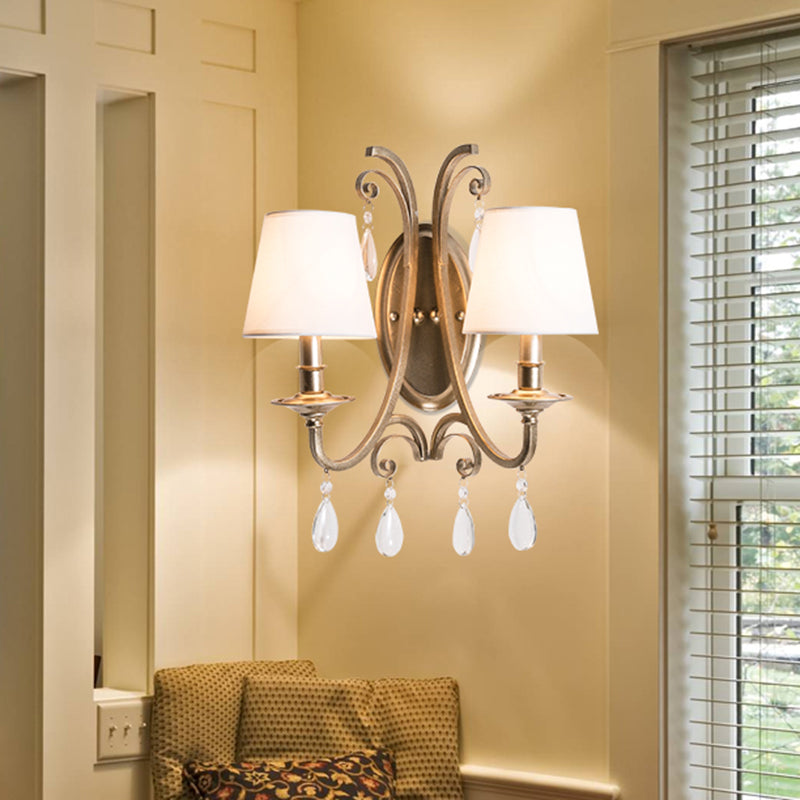 Luminaire mural de chambre conique à chambre à coucher métal rustique et tissu 1/2 lampe applique en or clair