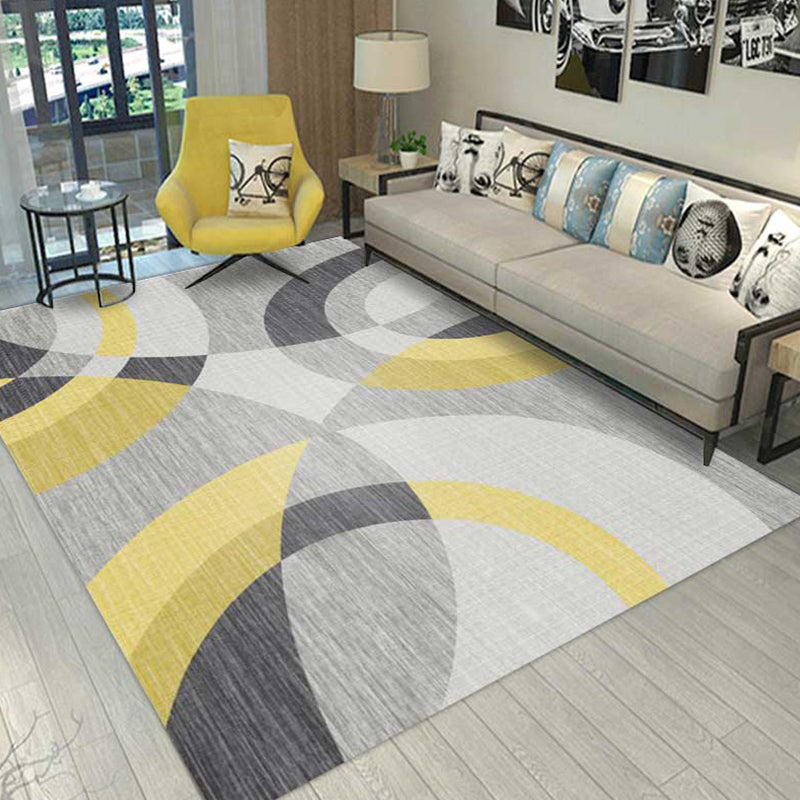 Multi Colored Geometric Pattern Rug Polypropylene Modern Indoor Rug Easy Care Pet Friendly Area Carpet in Living Room