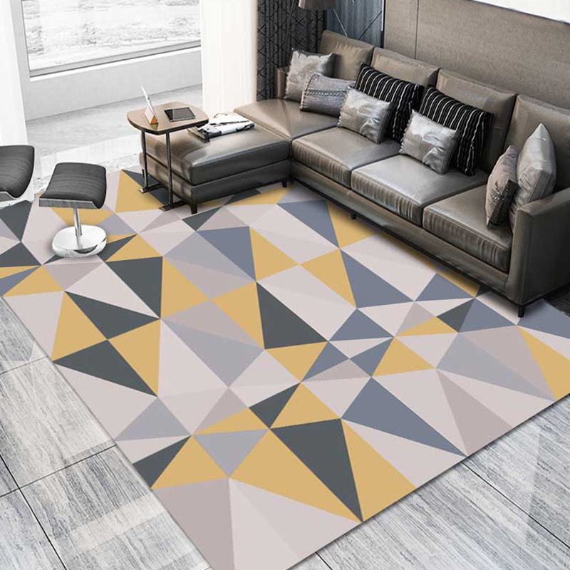 Multi Colored Geometric Pattern Rug Polypropylene Modern Indoor Rug Easy Care Pet Friendly Area Carpet in Living Room