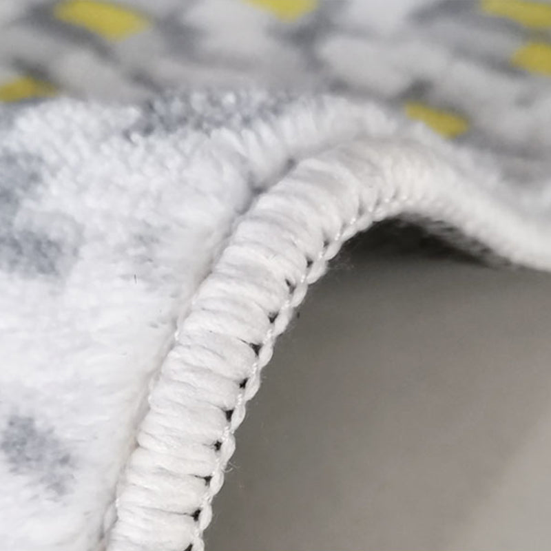 Nordic Bedroom Rug Multi Colored Plaid Printed Area Rug Polyster Non-Slip Backing Pet Friendly Indoor Rug