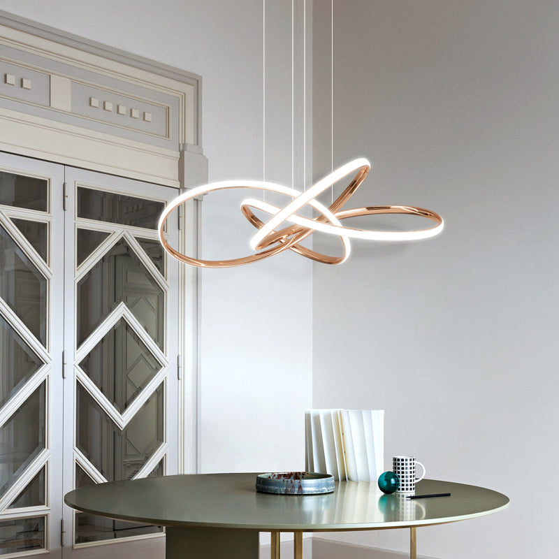 Simplicidad Elegante lámpara colgante LED Candelera colgante de torsión con sombra acrílica
