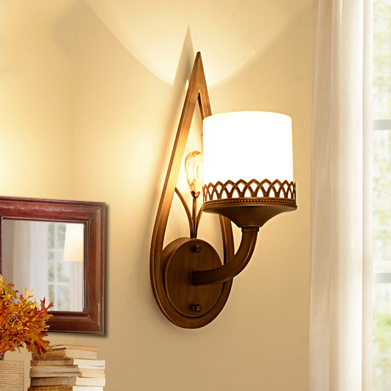 Koffiecilinder Wandlamp Retro Melkglasschaduw 1/2-Licht woonkamer Wandlamp met kristallen accent