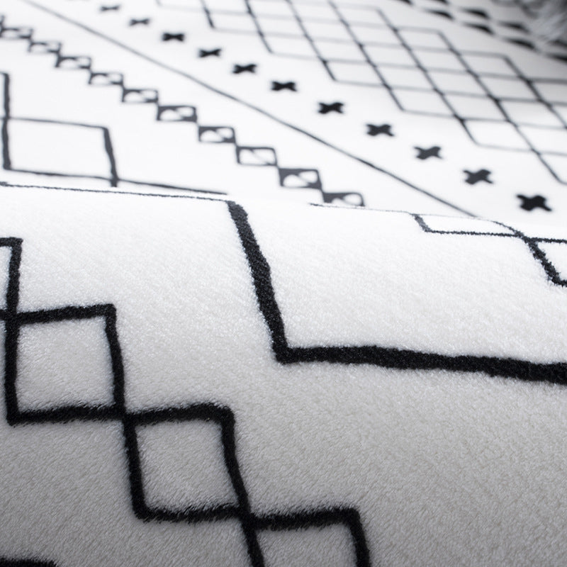 Black Living Room Rug Nordic Geometric Print Area Carpet Polypropyolene Non-Slip Pet Friendly Easy Care Rug