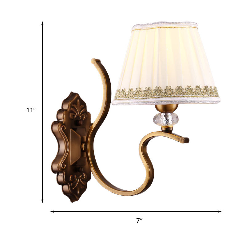 Gouden geplooide schaduw Wand SCONCE Traditionele stof 1/2-Bulb Wondkamer Wandgemonteerd licht met kristallen accent