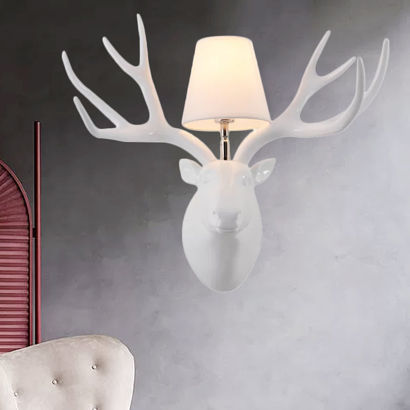 Resin Deer Sconce Light Country 1 Light Living Room Lampe murale en noir / mat noir / blanc avec de l'ombre en tissu