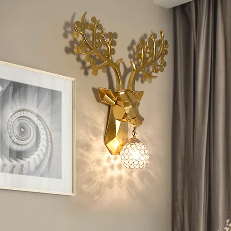Lampe murale de chambre à coucher orbe country cristal 1 léger blanc / or luminaire d'éclairage avec une plaque arrière en résine de wapiti