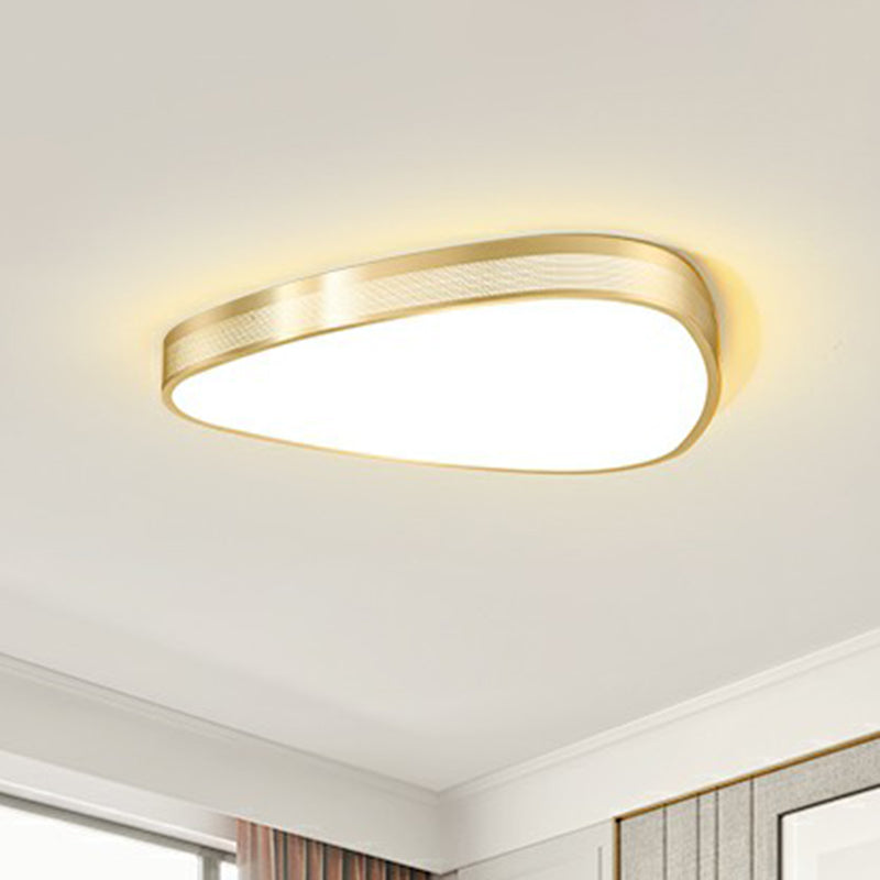 Geometrisch geformte Metall-Deckenleuchte, minimalistische LED-Einbauleuchte mit Netzseite