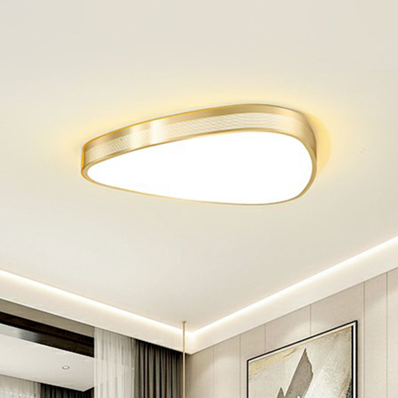 Geometrisch geformte Metall-Deckenleuchte, minimalistische LED-Einbauleuchte mit Netzseite