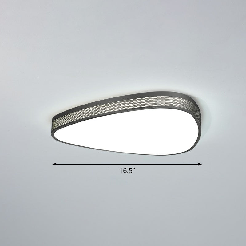 Geometrisch geformte Metall-Deckenleuchte, minimalistische LED-Einbauleuchte mit Netzseite