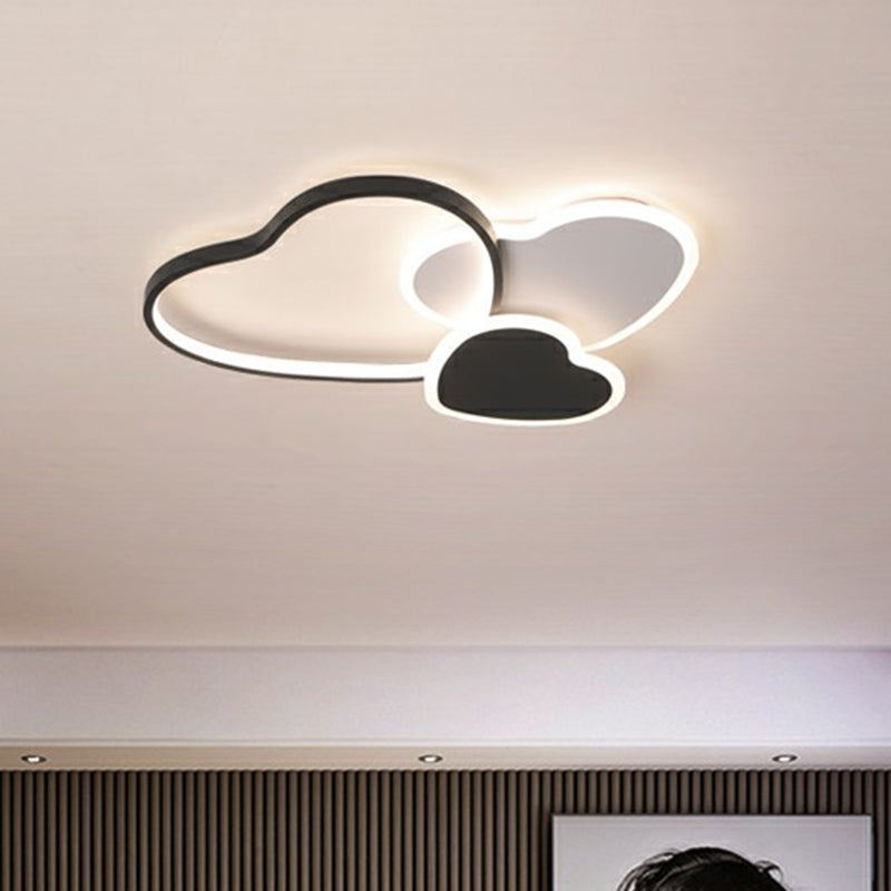Schwarz liebevolles Herz Flush Mount Light Moderne Metall -LED -Decke Flush Leuchte für Schlafzimmer