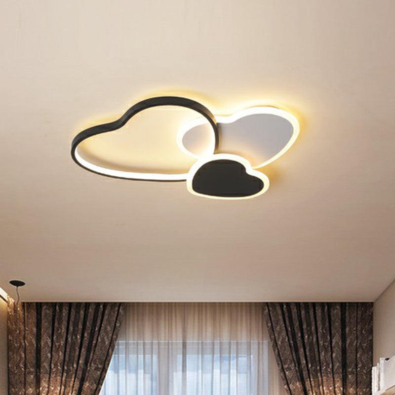 Schwarz liebevolles Herz Flush Mount Light Moderne Metall -LED -Decke Flush Leuchte für Schlafzimmer