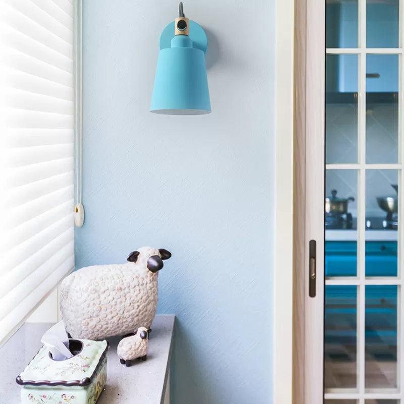 Eine leichte Eimer -Wandleuchte rotatierbarer nordischer Metallleuchten für Wohnzimmer