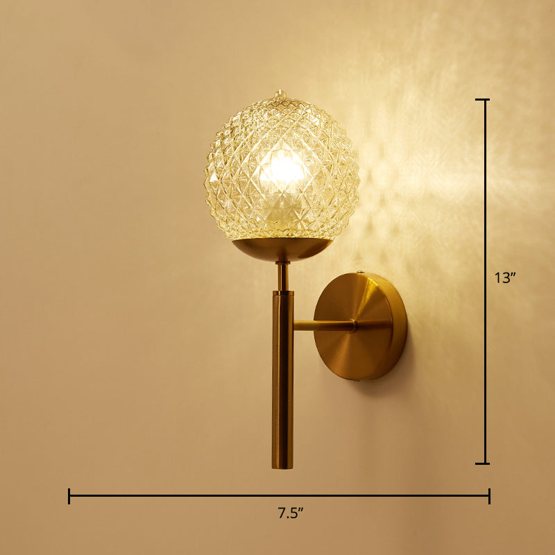Postmoderne kugelförmige Wandlampe strukturiertes Glas 1-Schuss-Nachtwandlicht in Messing