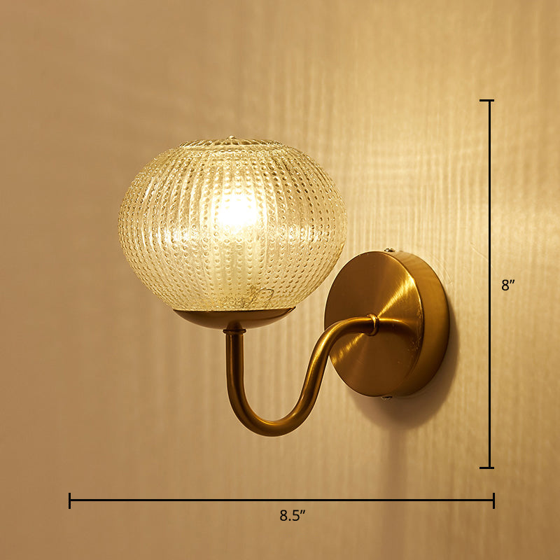 Postmoderne kugelförmige Wandlampe strukturiertes Glas 1-Schuss-Nachtwandlicht in Messing