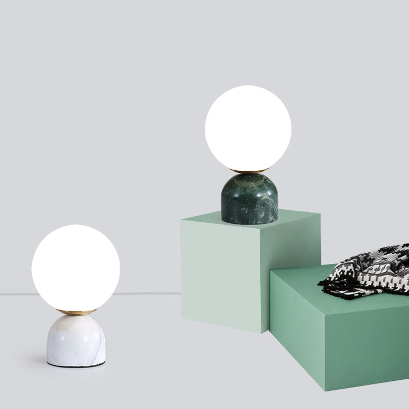 Globe Elfenbeinglas Nachttisch leichtes Nordic 1 Lamptischleuchte mit Marmorpodest