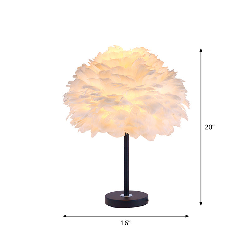 Lampada da tavolo a 1 luce minimalista Flower Blossom Luce con tonalità di piuma