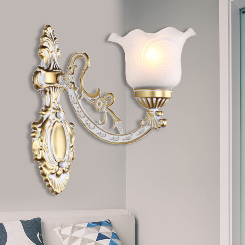 Messing/goldener überbackener Wandleuchte Retro weißer Glasschatten 1/2-Licht Wohnzimmer Wandlampe