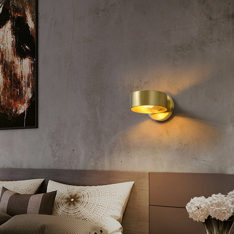 Metal Circle Wall Lamp Fixture Minimalist 1 Head Brass Sconce Lighting for Bedroom