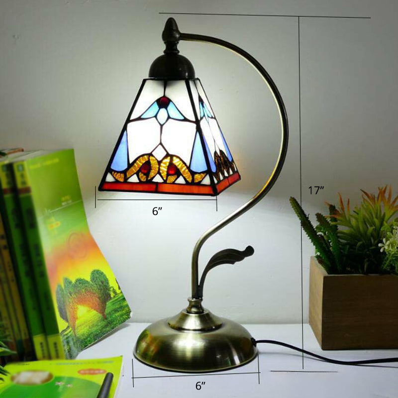 Lampada da tavolo a coccole Tiffany 1 comodino in metallo con tonalità in vetro tagliato a mano