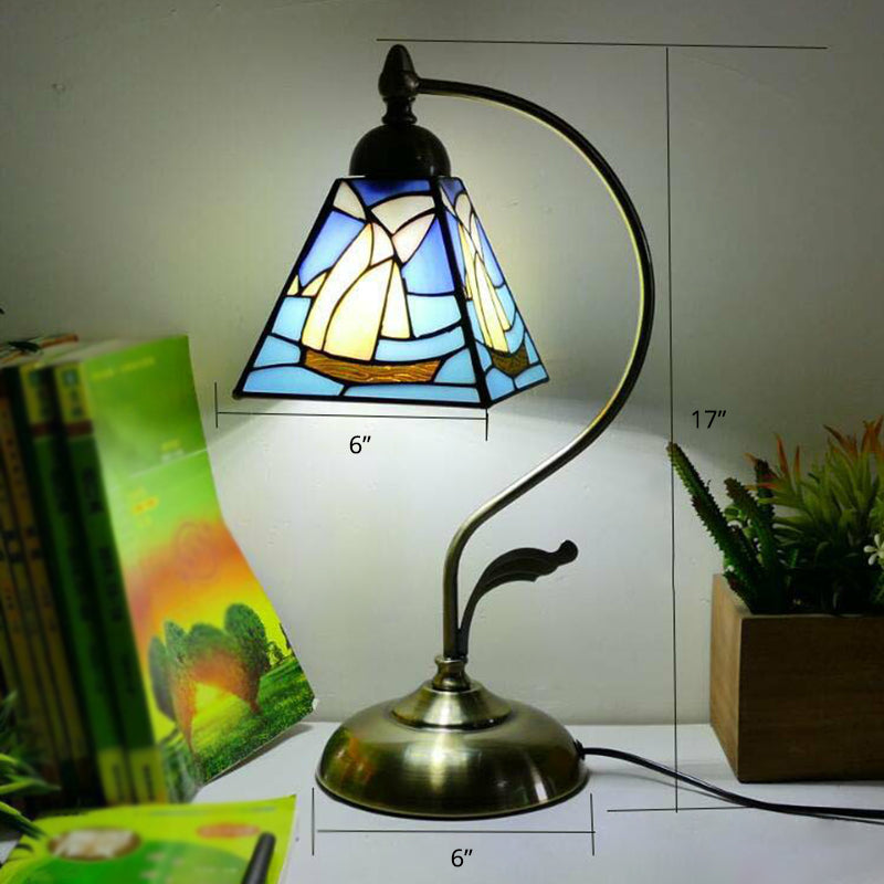 Lampada da tavolo a coccole Tiffany 1 comodino in metallo con tonalità in vetro tagliato a mano