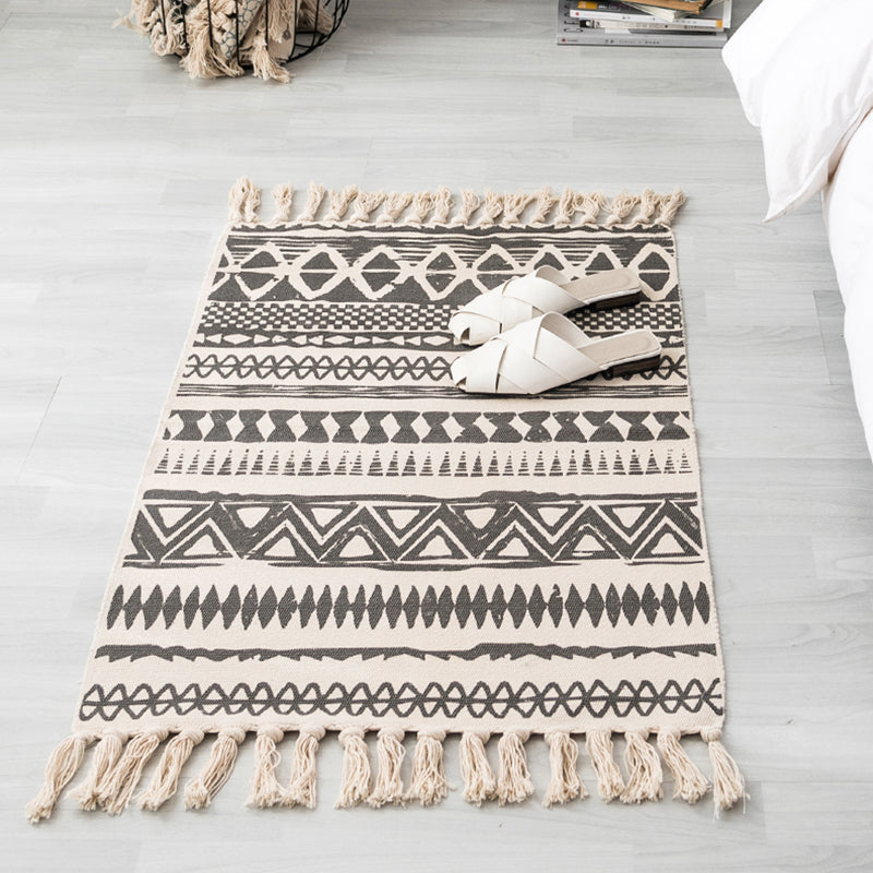 Western Geometric Print Rug Multicolored Jute Area Carpet Pet Friendly Stain-Resistant Indoor Rug with Tassel for Room