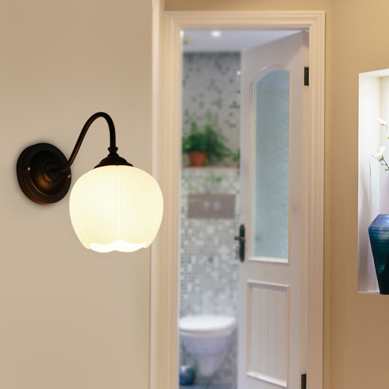 1-Licht-Blütenknospen Wandleuchte Lampe Land weiße Glaswandbeleuchtung mit Schwanenhalsarm