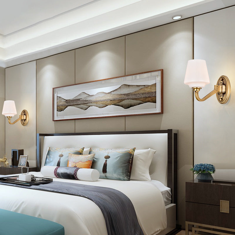 Opaline glas conische wand sconce minimalistisch bedmuurlampje in het bed in goud