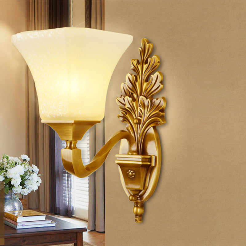 Leche de oro Vidrete de oro Luz de pared de estilo antiguo en forma de pagoda.