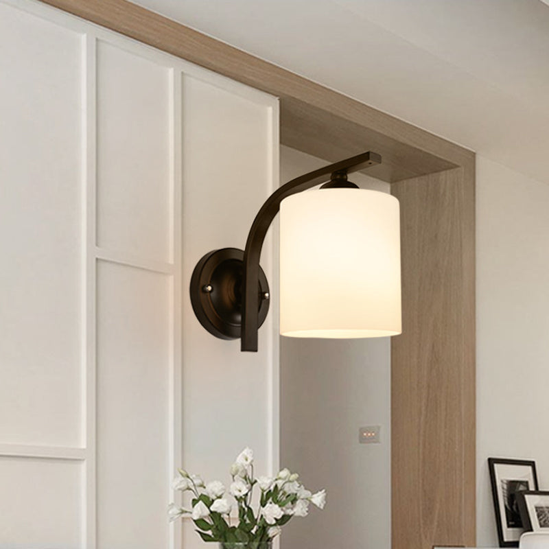 Cilíndrica de pared de vidrio blanco Cilíndrico Vintage 1 cabezal de pared de pasillo con brazo curvado en negro