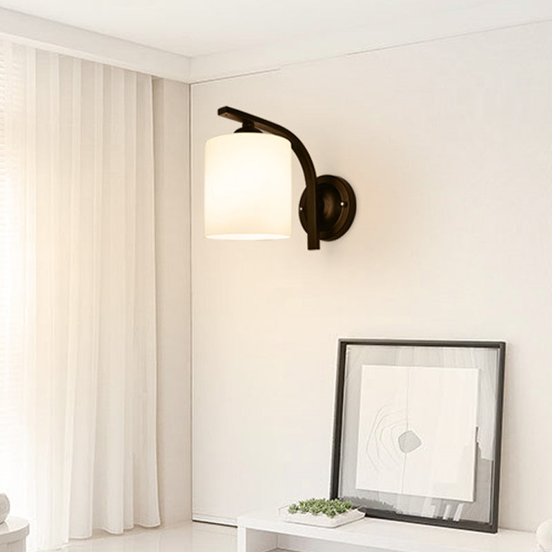 Cilíndrica de pared de vidrio blanco Cilíndrico Vintage 1 cabezal de pared de pasillo con brazo curvado en negro