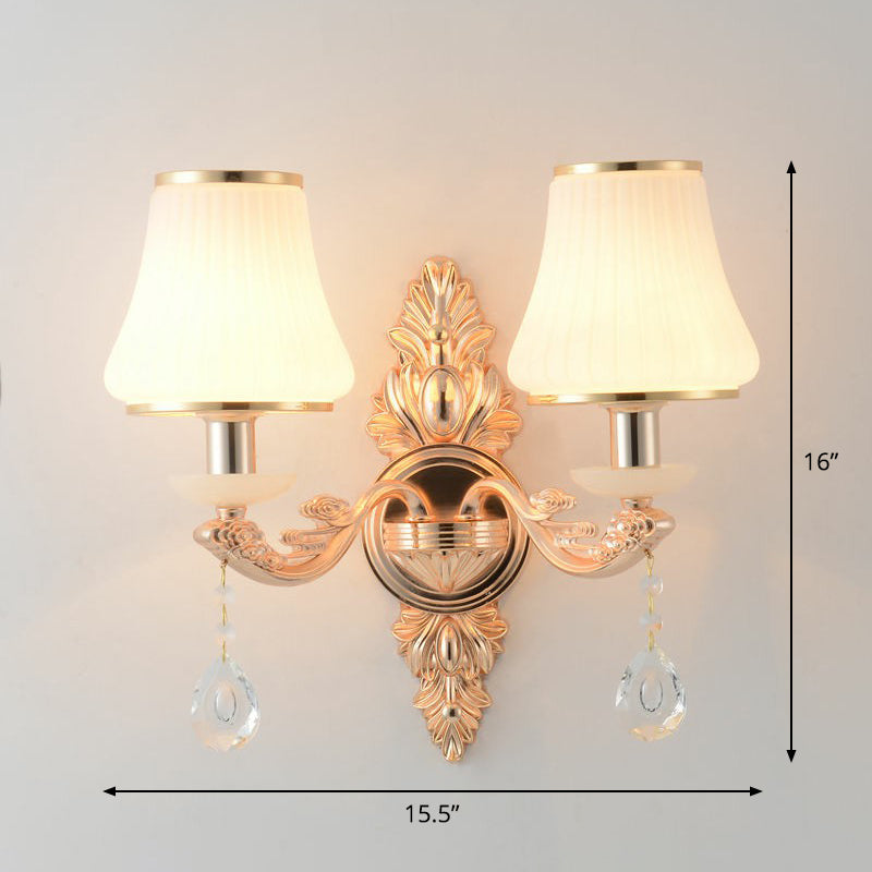 Luz de pared de vidrio blanco acampanado Ligera de sala de estar minimalista con cristal de lágrima