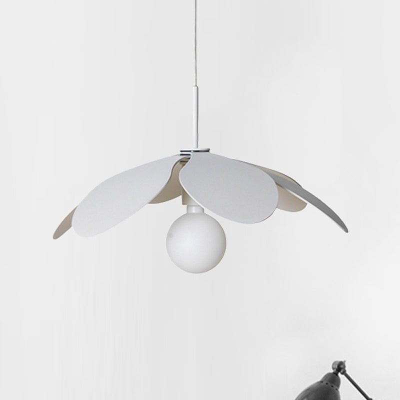 Lampe plafond minimale de 12 "/19,5" de large avec une nuance en métal de fleur 1 luminaire pendentif noir / blanc clair pour le salon