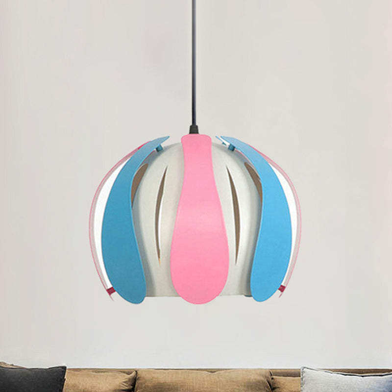 Plafonnage à teinte de bouffon métal