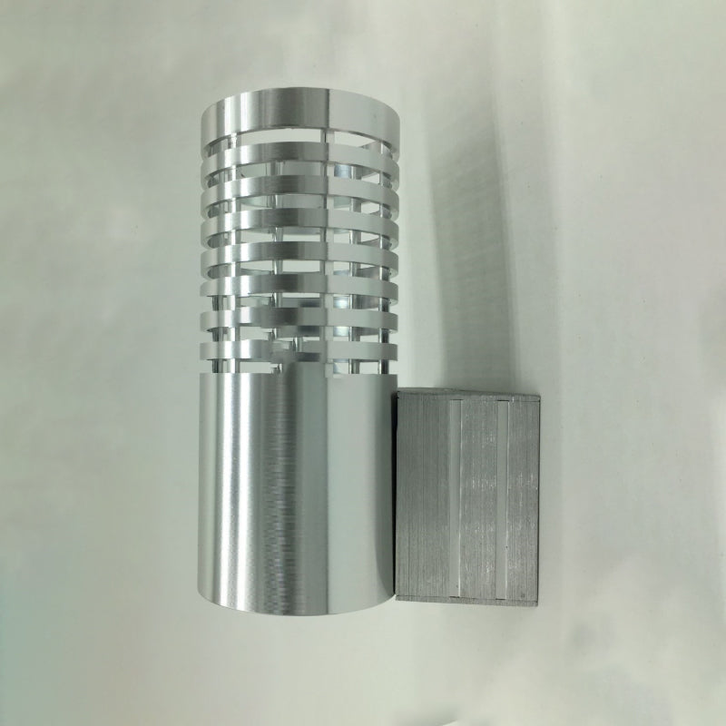 Éclairage mural métallique du cylindre LED moderne lampe murale chromée à LED moderne avec design creux dans un éclairage chaud / blanc