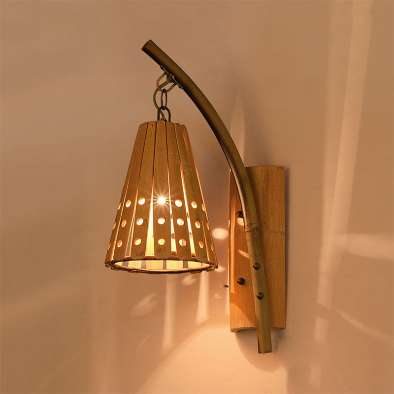 Bamboo conische schaduw Wandverlichting met uitgeholde ontwerp Lodge-stijl 1-kop houten wandlamp voor slaapkamer, links/rechts