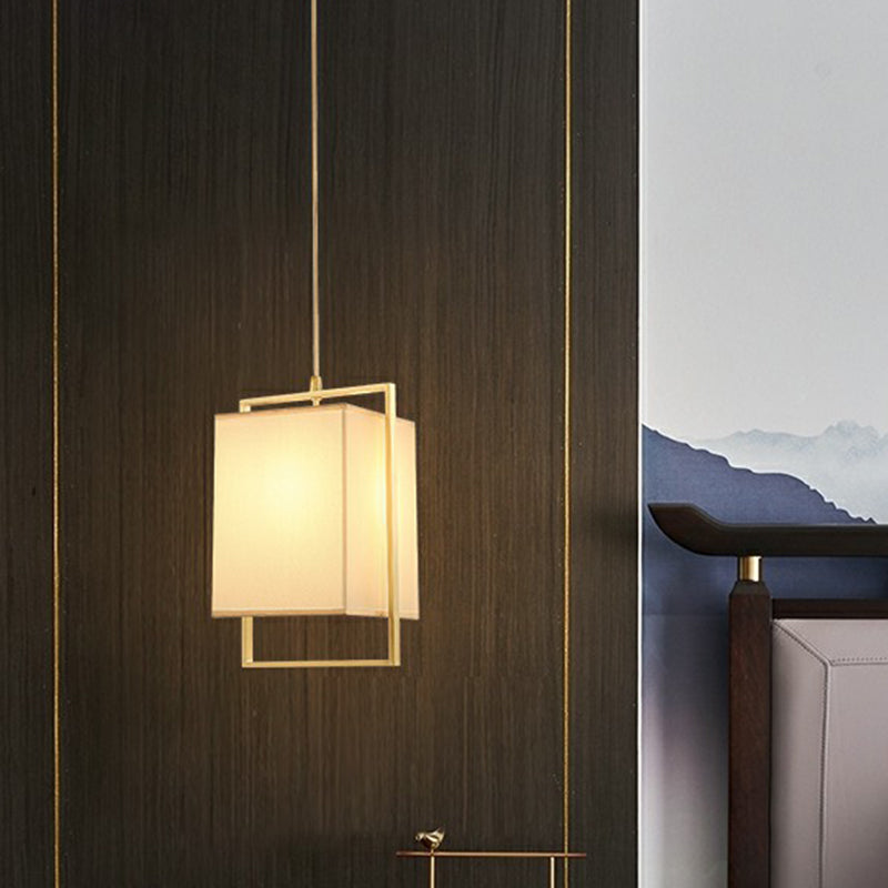 1 chambre de tête suspendue à la lumière de la lumière en or moderne avec une teinte en tissu rectangulaire