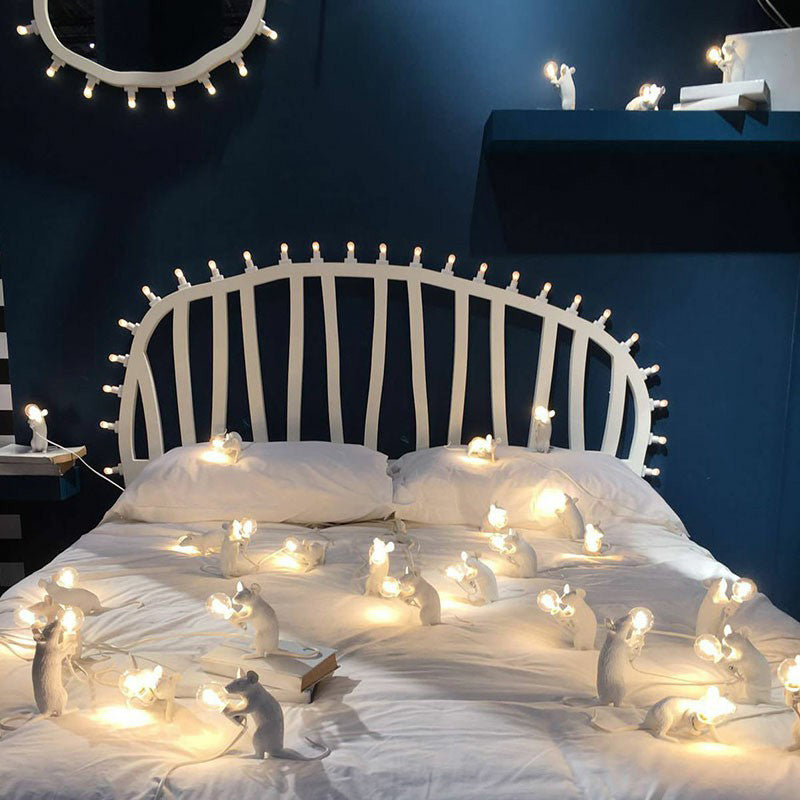 Lampe de table en forme de rat en résine Éclairage nocturne à 1 lumière avec conception de bulbe nu
