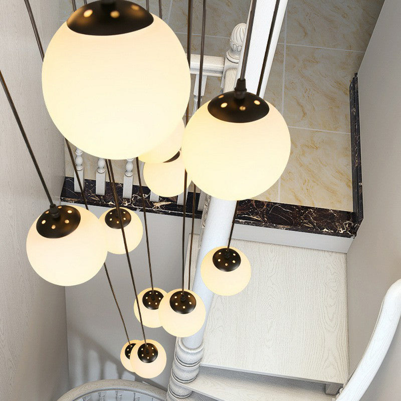 Black Globe Pendelleuchte einfache Cremeglas Multiple hängende Licht für Treppen