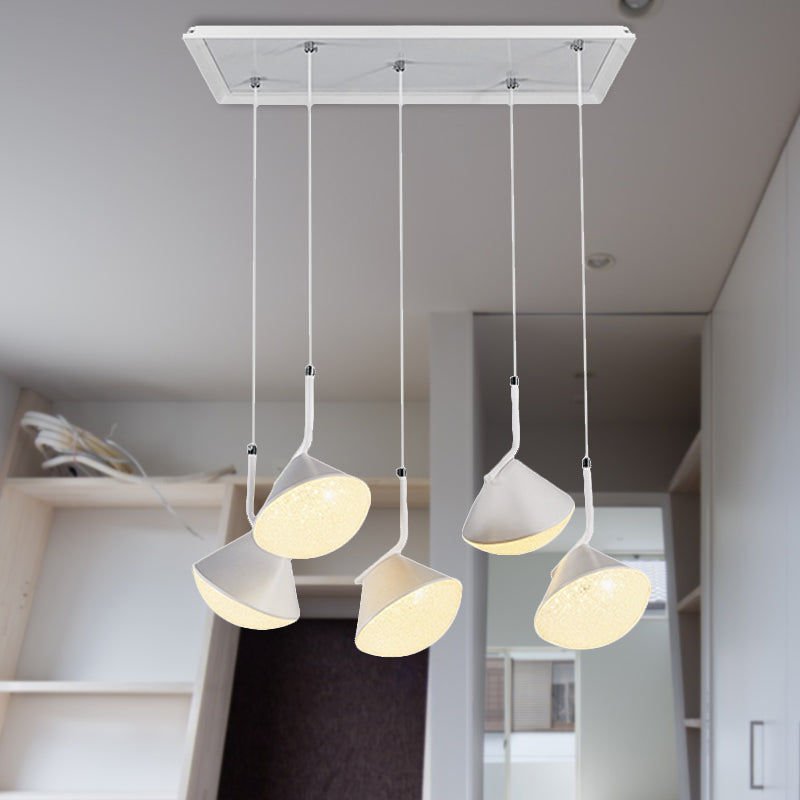 Lámpara de techo de cono blanco Metal 5 luces Luz de comedor Luz de comedor con difusor acrílico