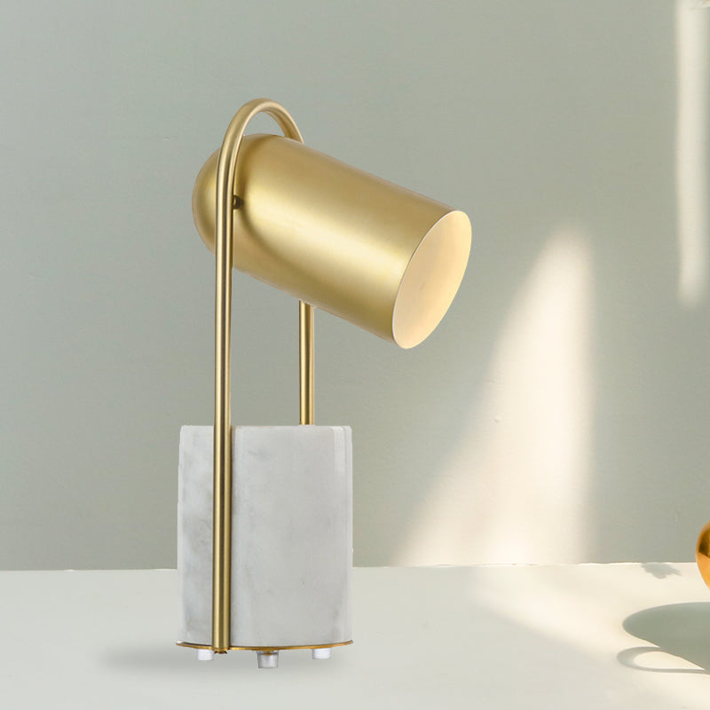 Lampe de table de nuance de cloche dorée style contemporain 1 ampoule de table métallique légère avec base en marbre