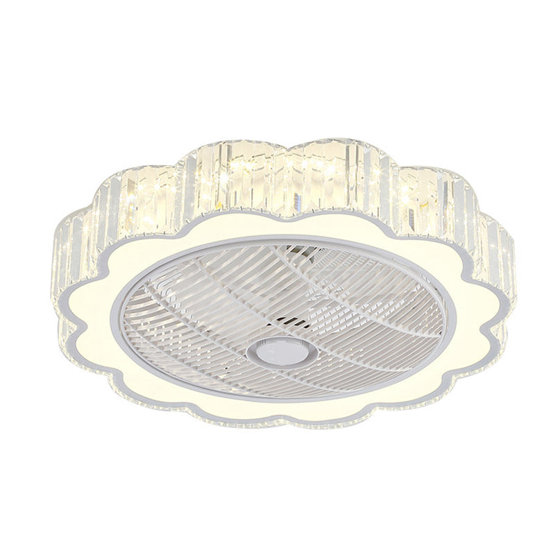 Weiße Blume 3-Blatt Deckenventilator Lampe Einfache prismatische Kristall-LED-Halbflush-Halterung mit Fernbedienung, 23,5 "W.