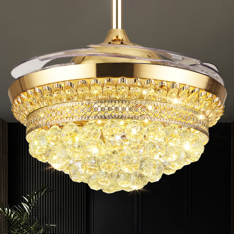 Abgestufte Kristallkugel Semi Flush Mount Light Contemporary Gold 4-Blade LED Hanging Lüfterleuchte