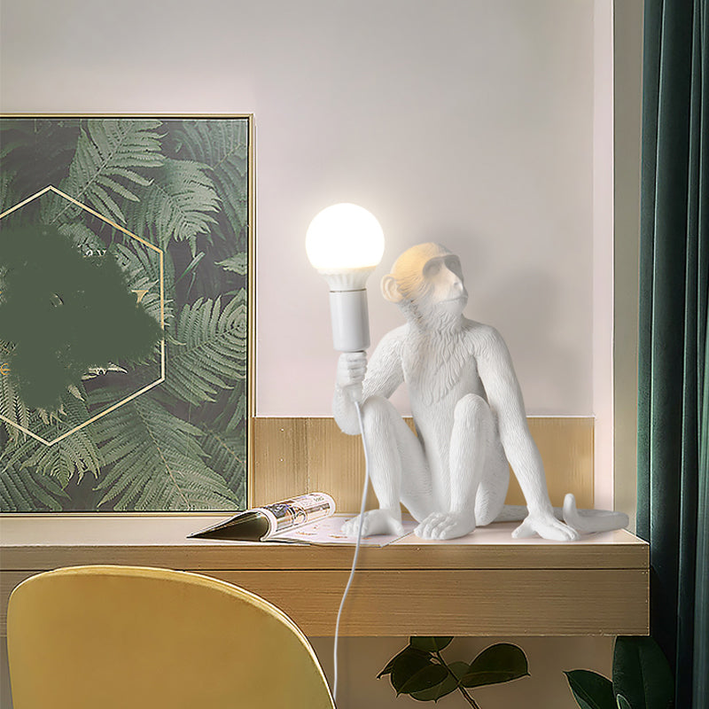Lampada da tavolo scimmia bianca Art DECO DECO RESIN RESIN LUCE COMMERCIALE con design senza ombre