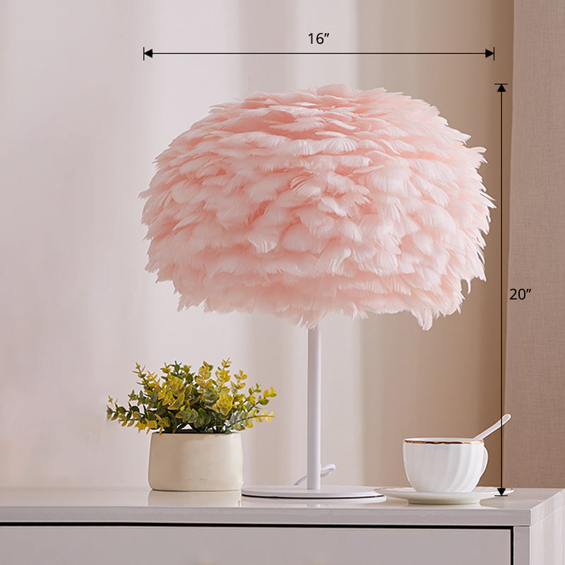 Lampada da tavolo con accento per soggiorno, lampada da comodino sferica in stile nordico con piume leggere a 1 testa