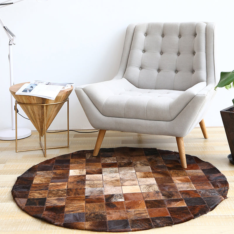 Brown Plaid Patterned Rug Cowhide Scandinavian Area Carpet Non-Slip Backing Pet Friendly Indoor Rug for Decor